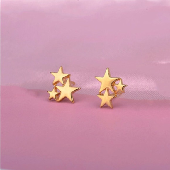 Tiny star cluster stud earrings. - Picture 2 of 2